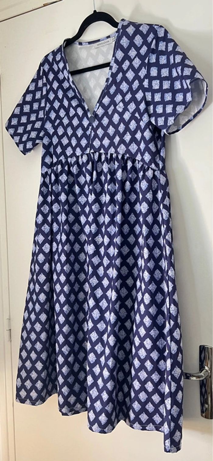 Robe fluide  col V imprimée Taille M - photo numéro 2