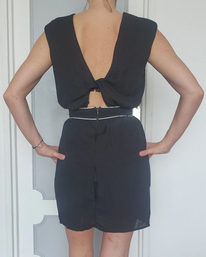 Robe noire décolleté dans le dos Taille 36 - photo numéro 2