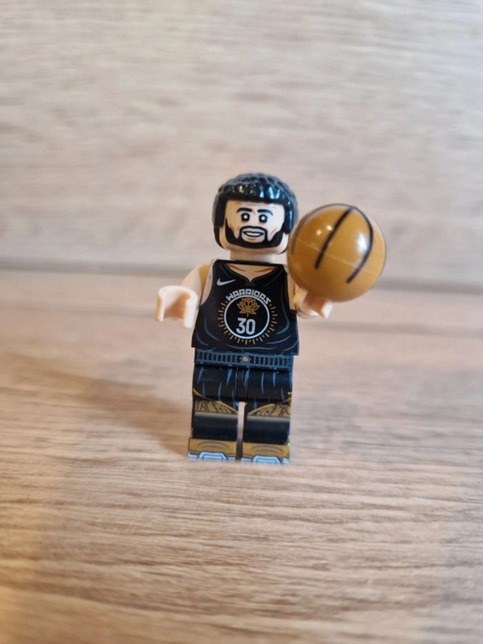 Figurine type lego Joueur de Basket Curry