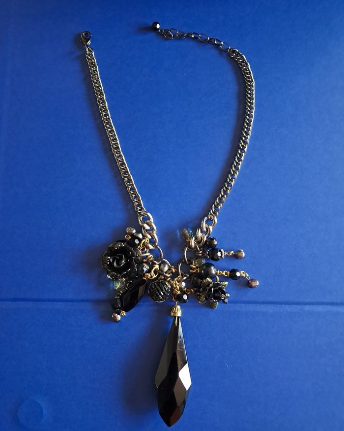 Collier court NEUF avec breloques perles et pendentif - photo numéro 7