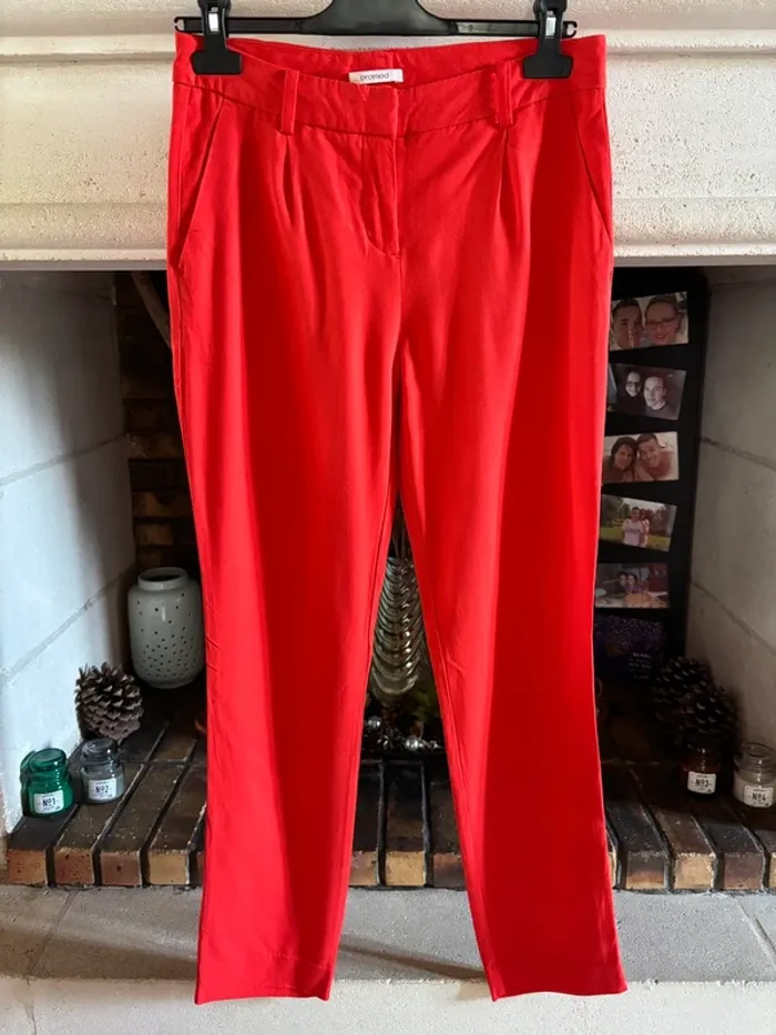 Pantalon de tailleur rouge