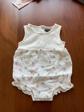 Body neuf Kiabi taille 6 mois