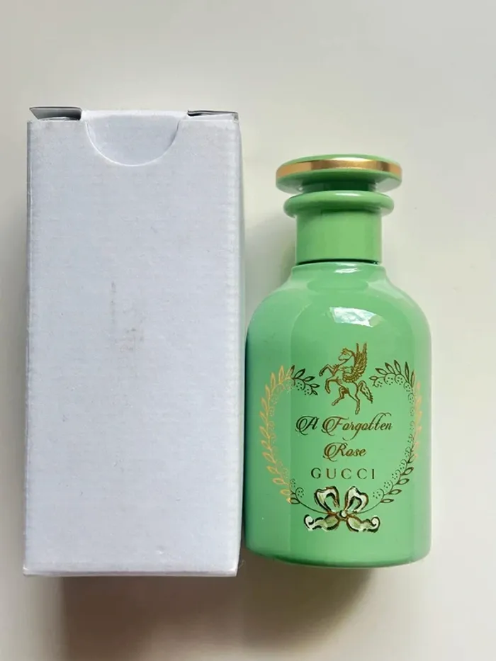 The Alchemist's Garden a forgotten rose Gucci huile neuf