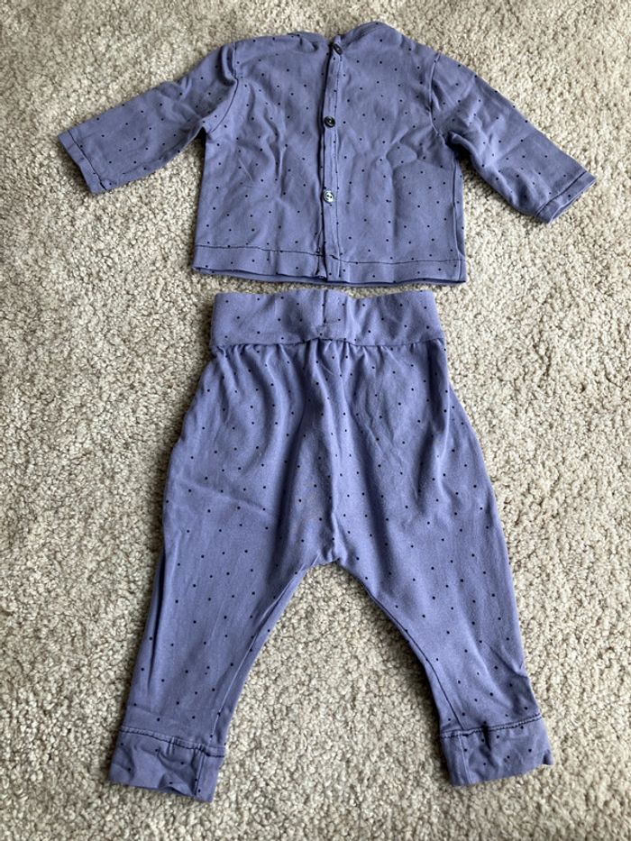Ensemble assorti violet à pois (tee-shirt et pantalon) fait main - 6 mois - photo numéro 2