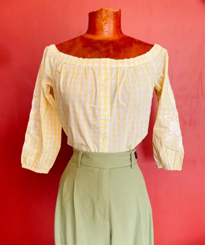 Magnifique blouse vichy brodée col bardot - photo numéro 2