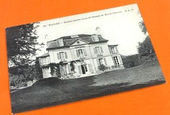 Carte postale ancienne  Ecouen (Val-d' Oise)  Ancien Rendez-vous de chasse de Marie-Thérèse).