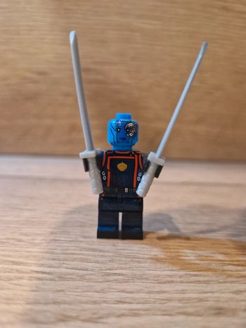 Figurine type lego Nebula les gardiens de la galaxie Marvel