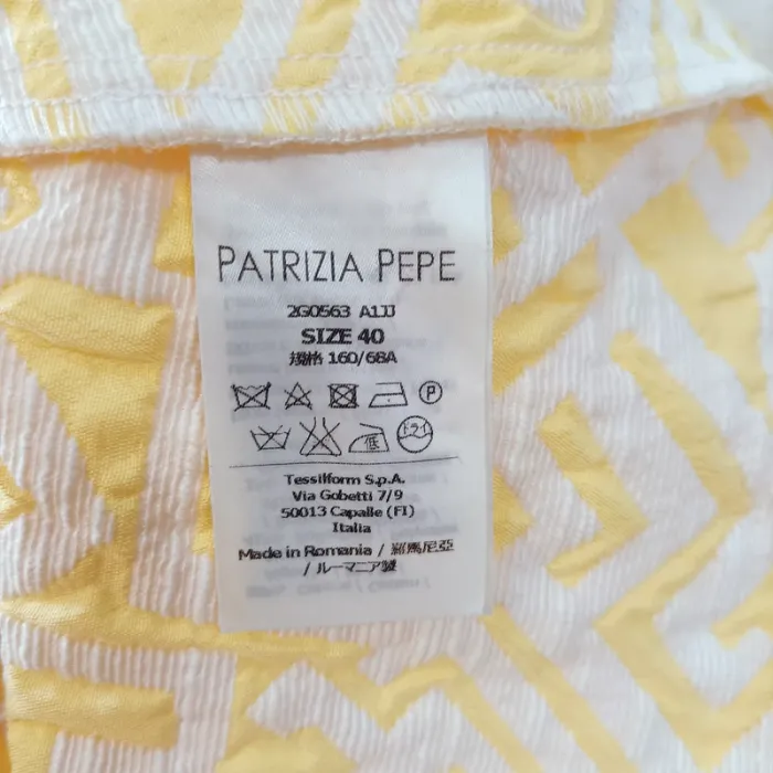 Mini jupe jaune beurre et blanche à motifs géométriques – taille 40 – Patrizia Pepe coton A977 - photo numéro 4