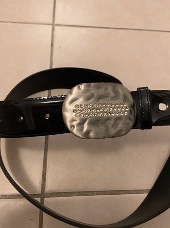 Ceinture vernie