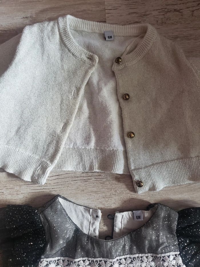 Robe pailletée + gilet 6 mois - photo numéro 2