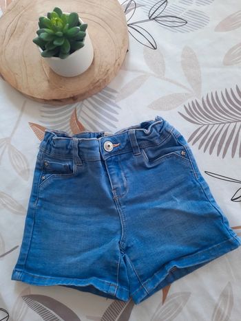 Short fille