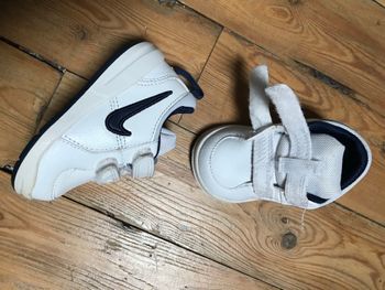 Baskets blanches scratch 19,5 Nike