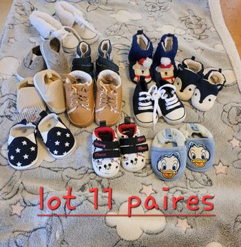 Lot 11 paires chaussures chaussons bébé 