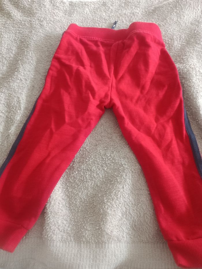 Pantalon rouge - photo numéro 2
