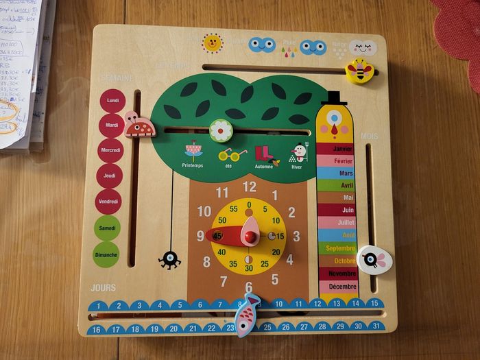 Horloge et calendrier pédagogique