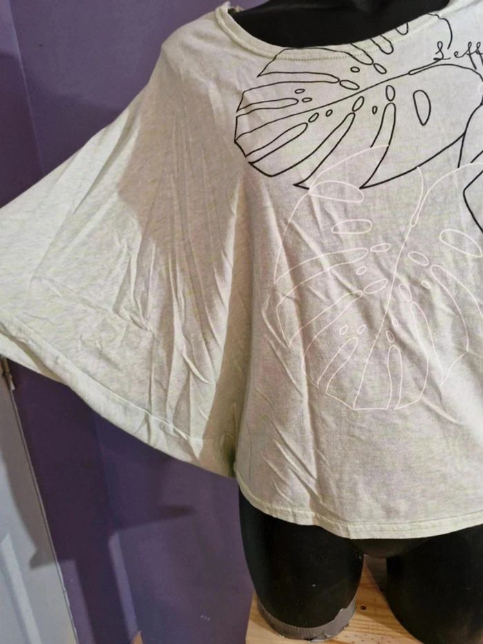 Haut vert manches chauves souris - photo numéro 2