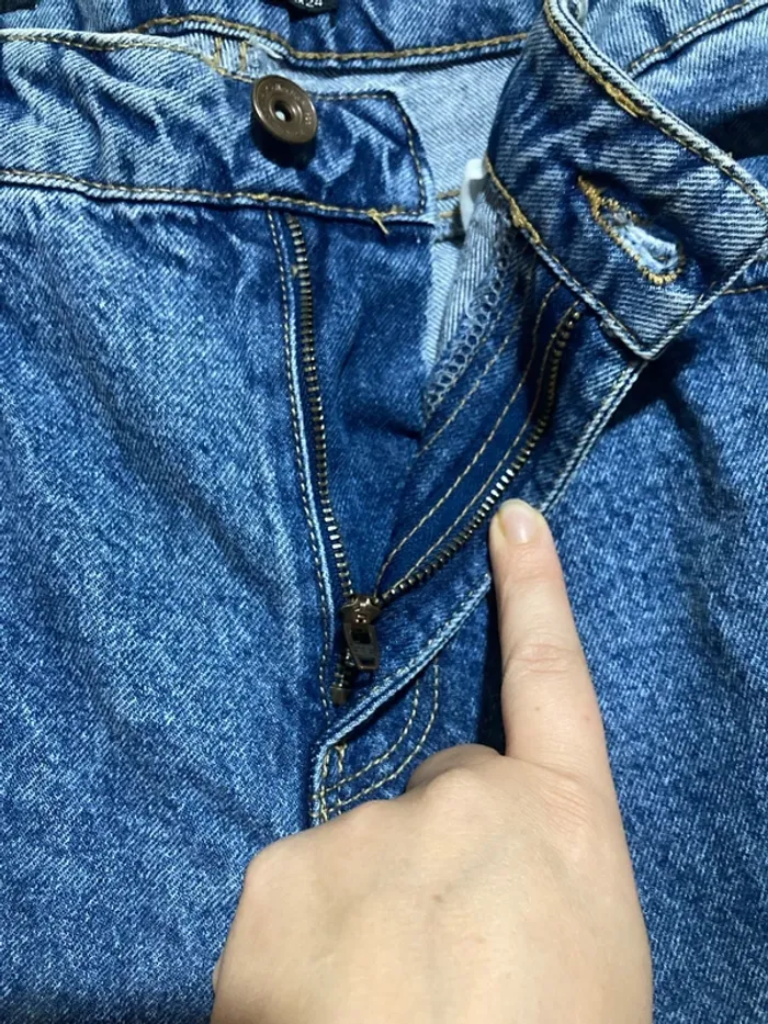 Jean mom bleu Bershka – Taille 34 - photo numéro 4