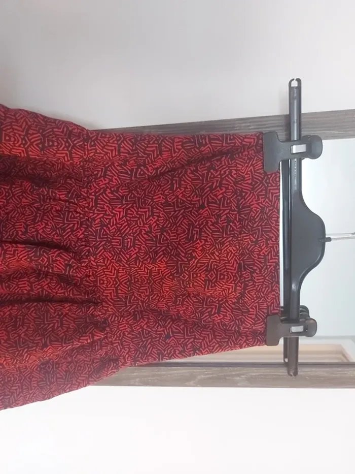 Robe bustier rouge et noire - photo numéro 2