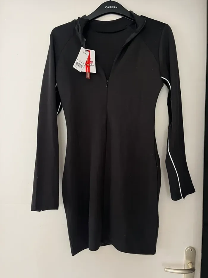 Neuve avec étiquette robe pull tunique noire Jennyfer taille M