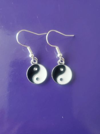 Boucles d'oreilles yin yang noir blanc