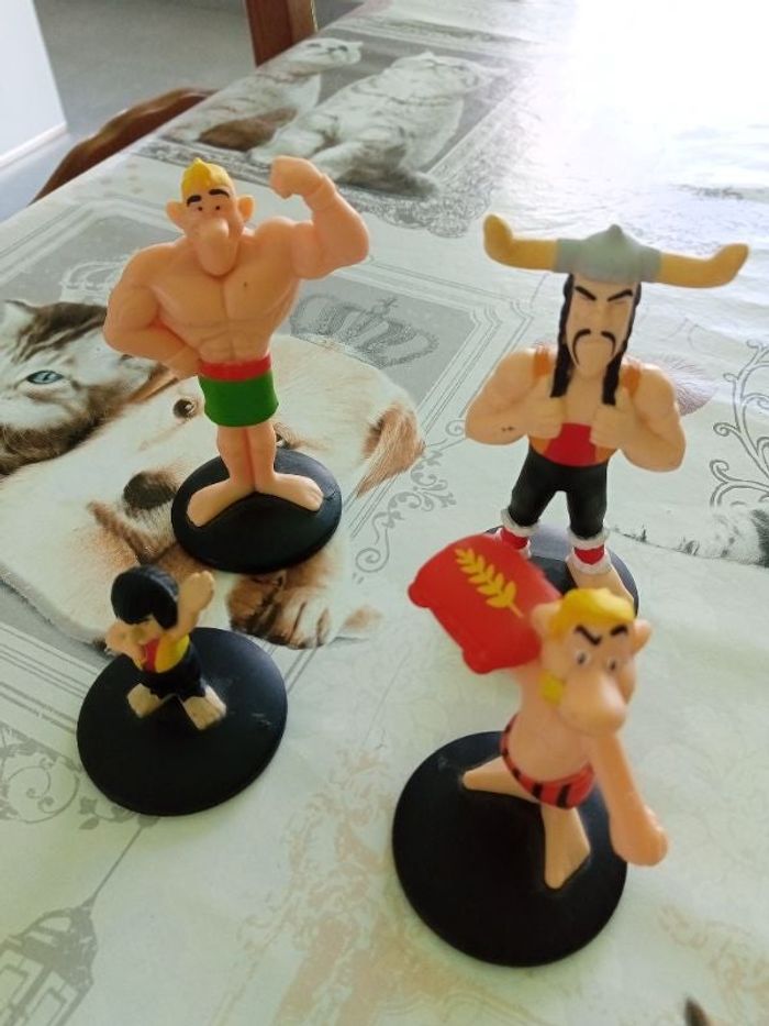 Lot de 6 figurines