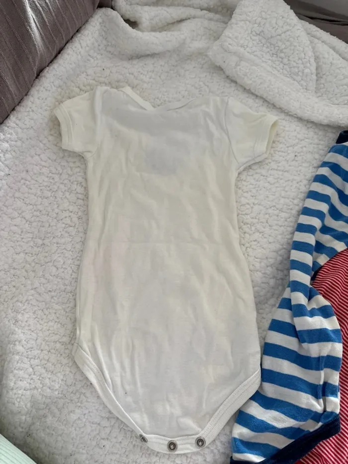 Lot de 3 bodys petit bateau en 6 mois - photo numéro 6