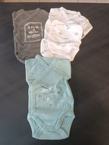 Lot de 3 bodys taille naissance 