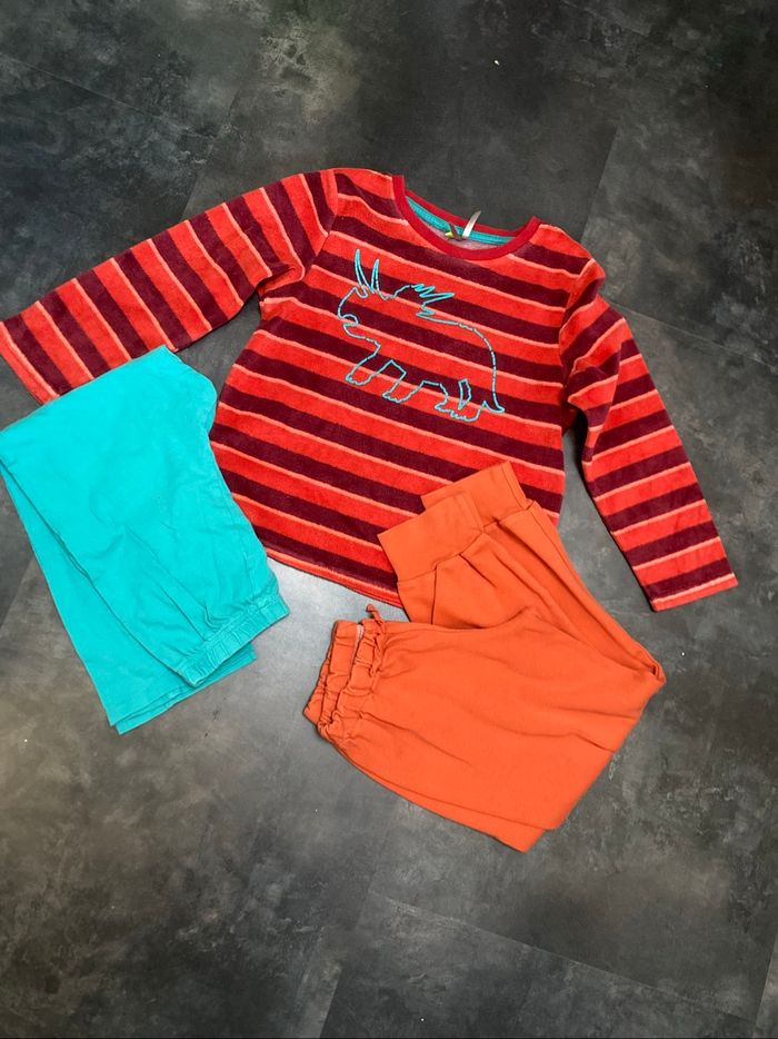 Pyjama dinosaure 6 ans 3 pièces dépareillées