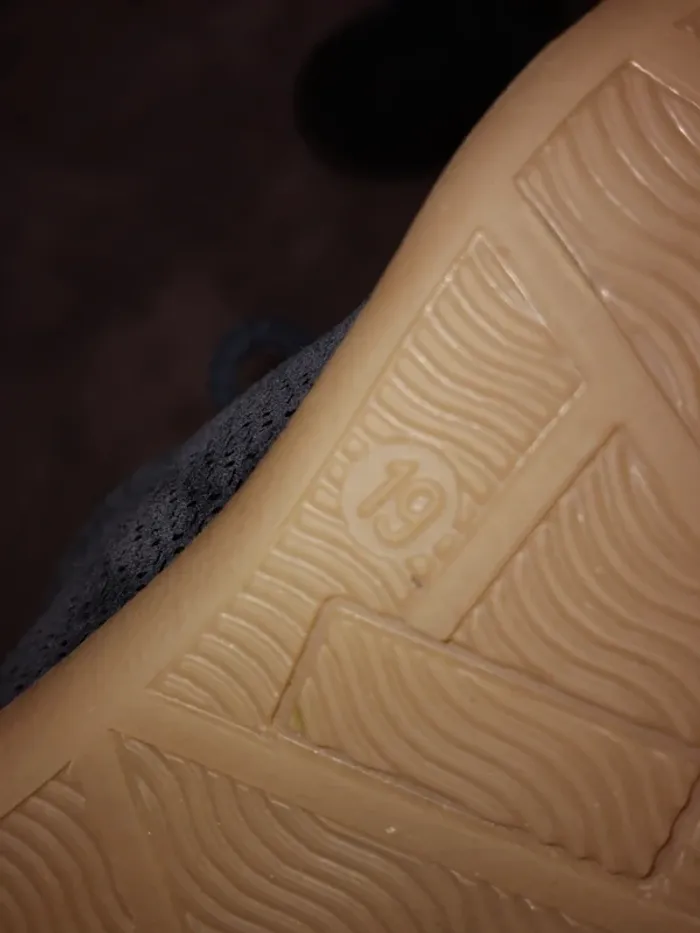 Chaussures taille 19 - photo numéro 3