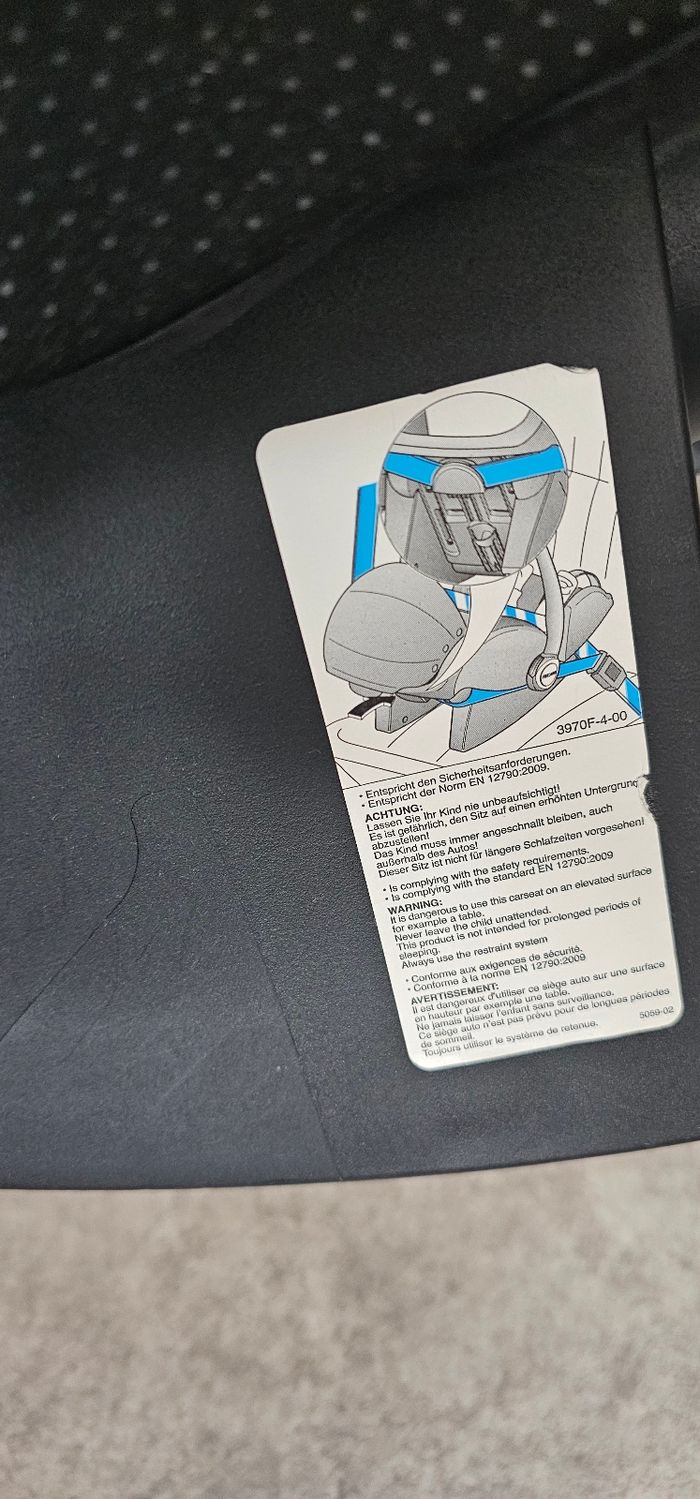 Siège auto bébé Young Sport Plus – jusqu’à 13 kg – bon état - photo numéro 8