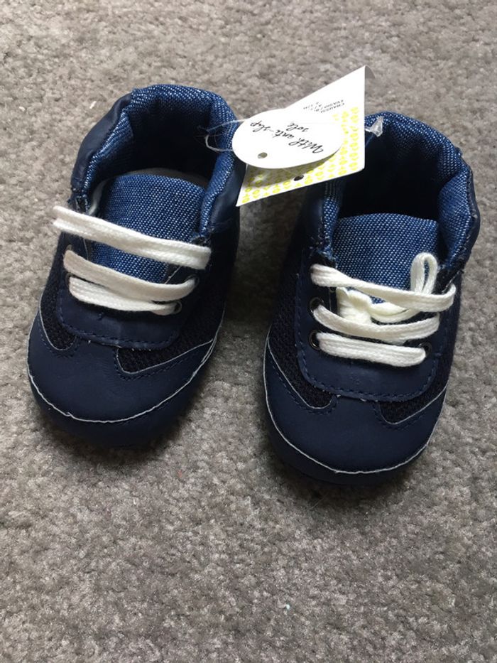 Baskets 6-12 mois Tape à l'œil Bleu neuf ! - photo numéro 4