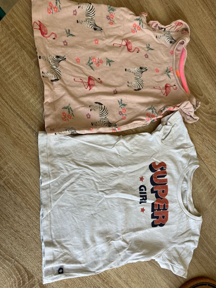 Lot 2 t-shirt 24 mois