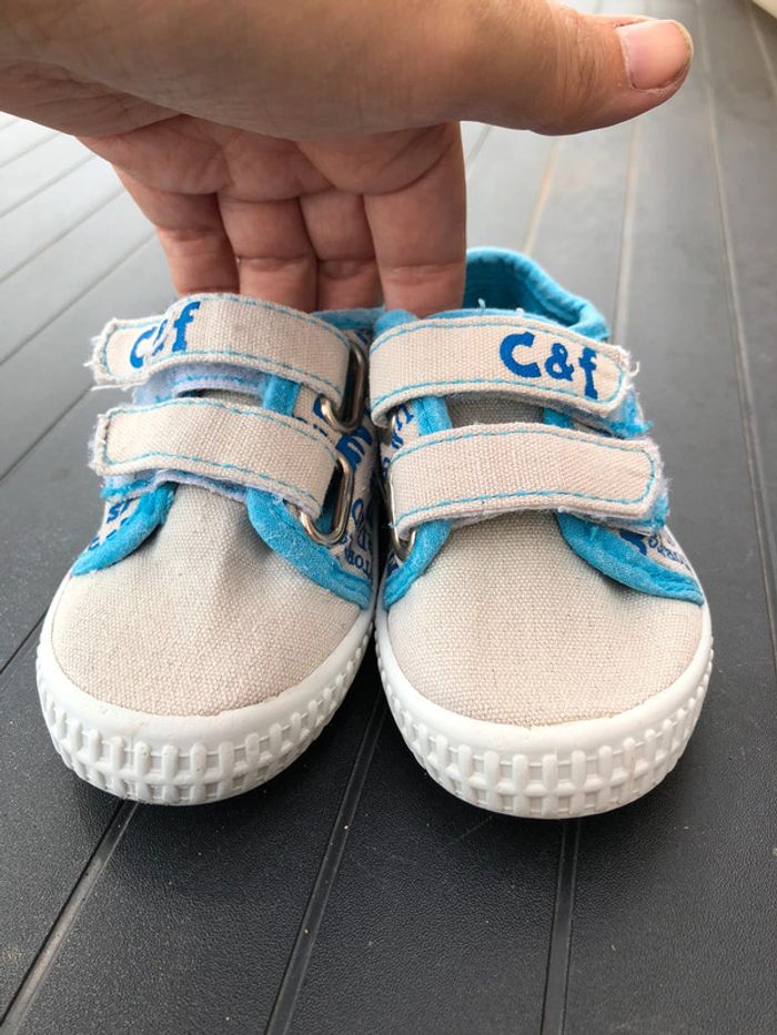 Baskets taille 22 - photo numéro 2