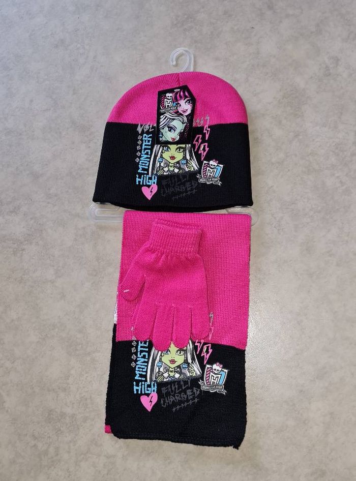 ensemble bonnet écharpe gants Monster high - photo numéro 3