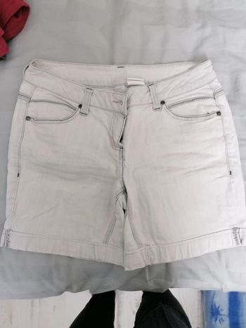 Short en jean camaïeu taille 40..