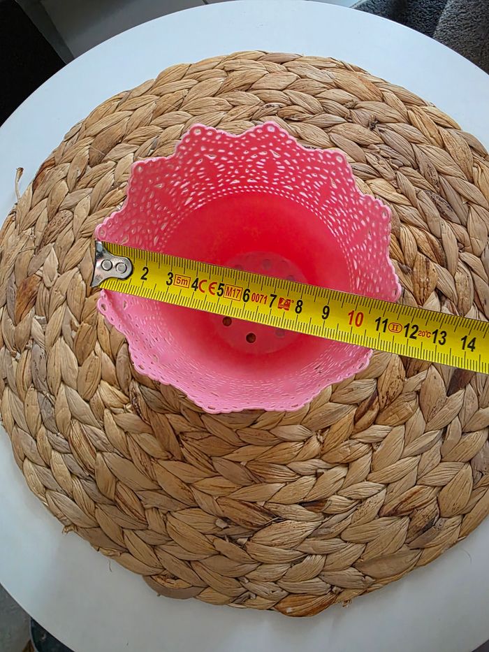 Pot décoratif en plastique rose - photo numéro 4
