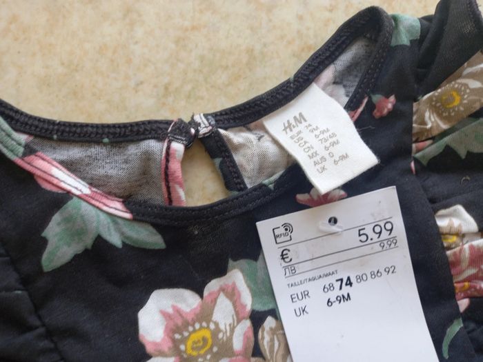 Robe hm neuve 9 mois - photo numéro 2