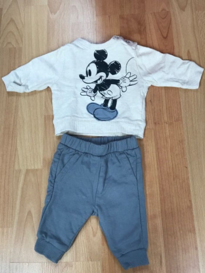 Ensemble sweat-pantalon