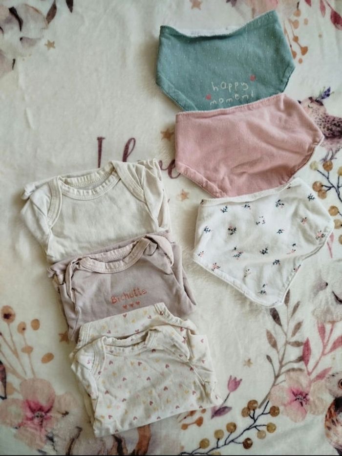 Lot vêtements 1 mois - photo numéro 2