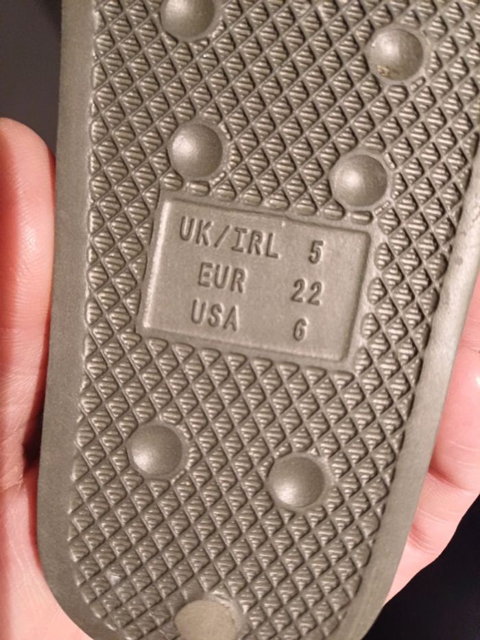 Petite crocs 22 - photo numéro 2