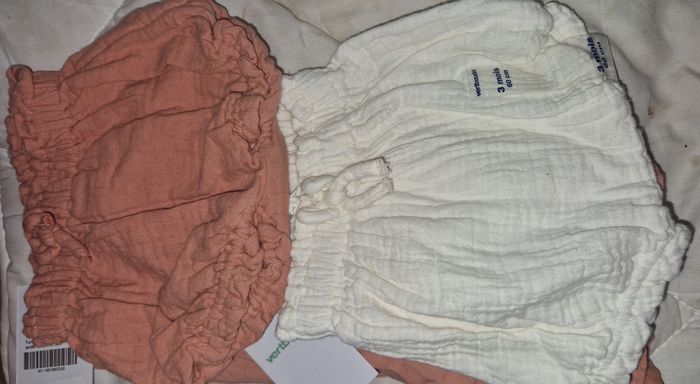Ensemble neuf une robe et 2 short 3mois - photo numéro 4