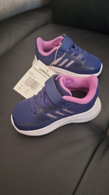 Adidas neuve 19