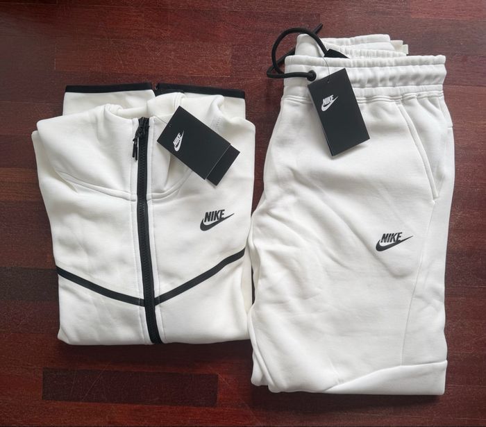 Nike Tech Fleece gris complet Taille M - photo numéro 1