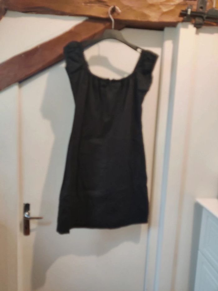 Robe noire - photo numéro 5