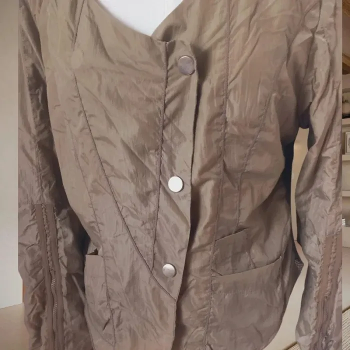 Veste légère La Belle Histoire – Taille 40 – Très bon état - photo numéro 2
