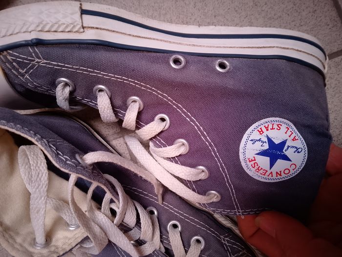 Paire de baskets Converse violette pointure 34 en très bon état. - photo numéro 3