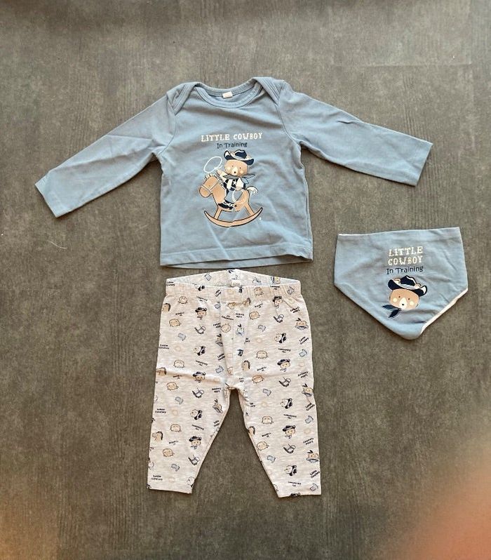 Pyjama 2 pièces NEUF