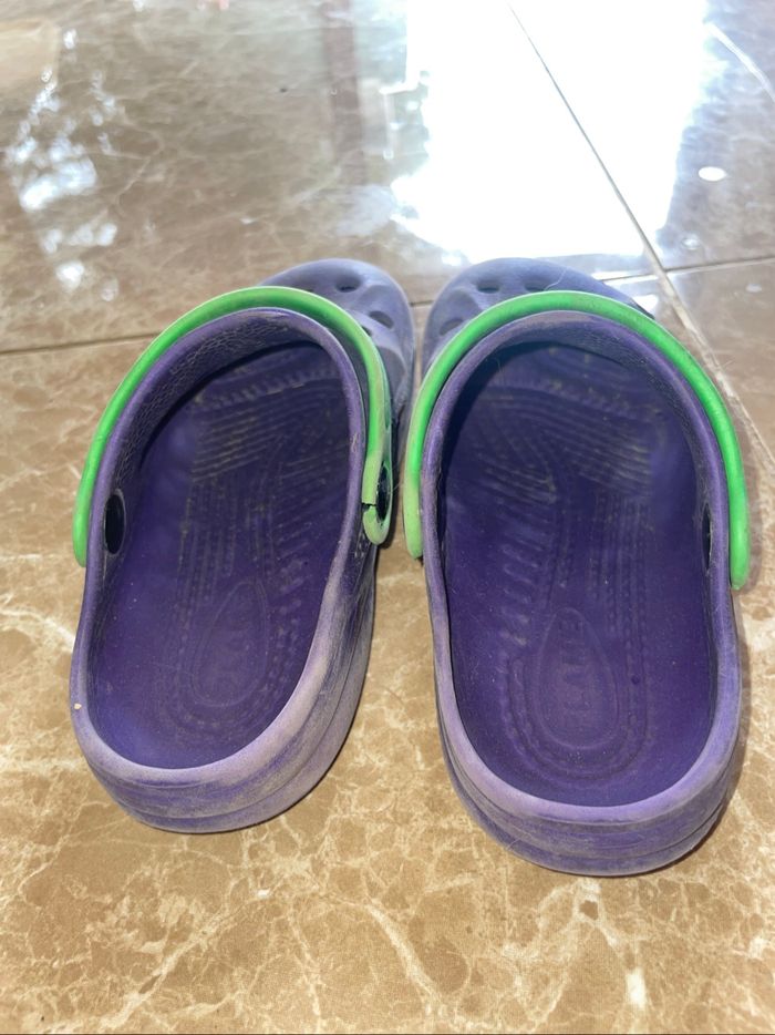 Chaussons type crocs - photo numéro 3