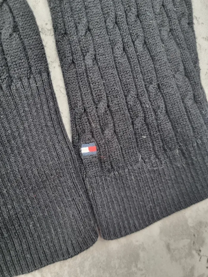 Pull col V torsadé Tommy Hilfiger noir – Taille L Femme (mesures en photos) - photo numéro 5