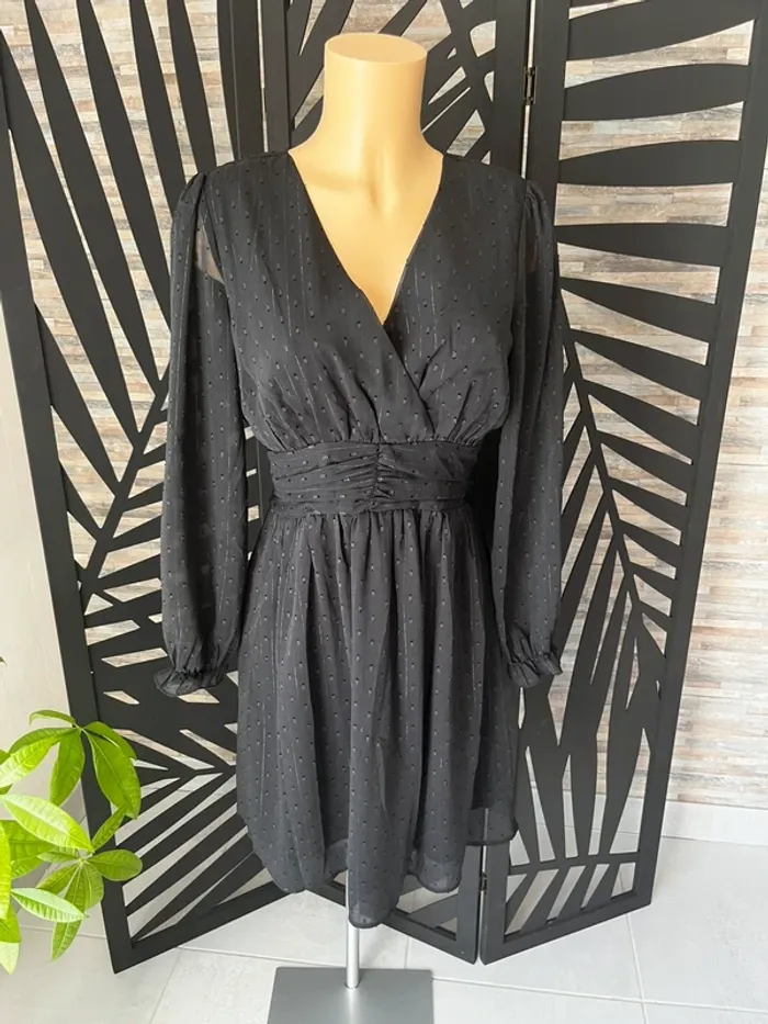 Superbe robe noire taille S/M